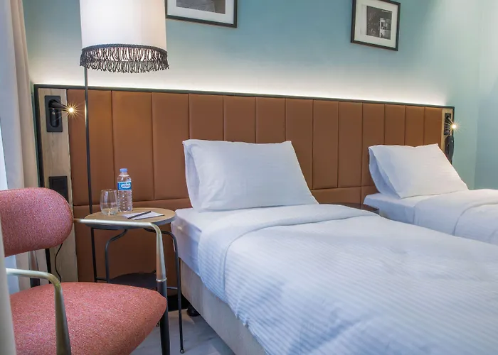 Ea Exclusive Hotel *