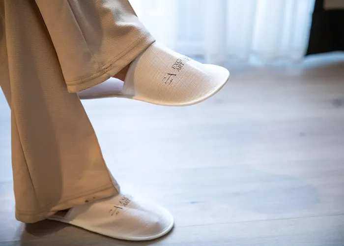 Ea Exclusive Hotel *