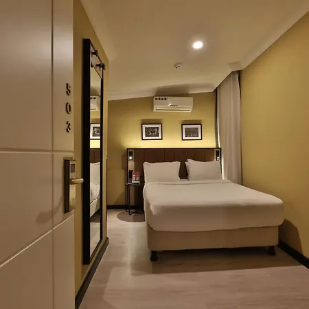 Ea Exclusive Κωνσταντινούπολη