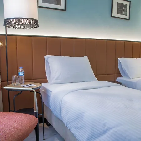 Ea Exclusive Отель *