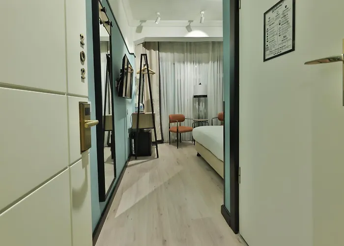 Ea Exclusive Hotell *