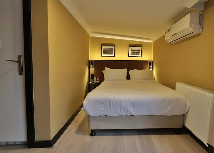 Hotell Ea Exclusive *