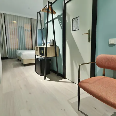 Ea Exclusive Hotel *